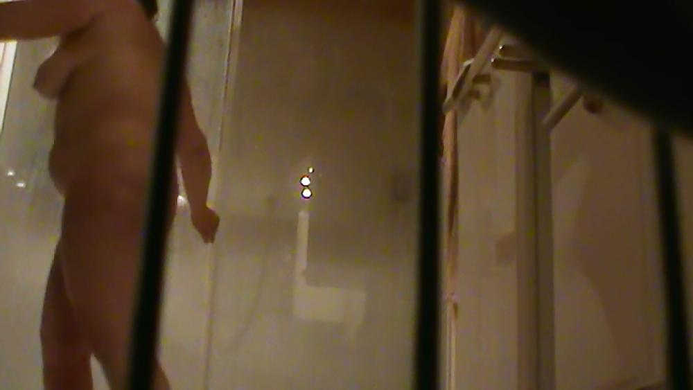 14P Bbw molli heimlich badcam
