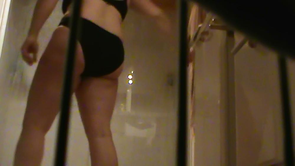 14P Bbw molli heimlich badcam
