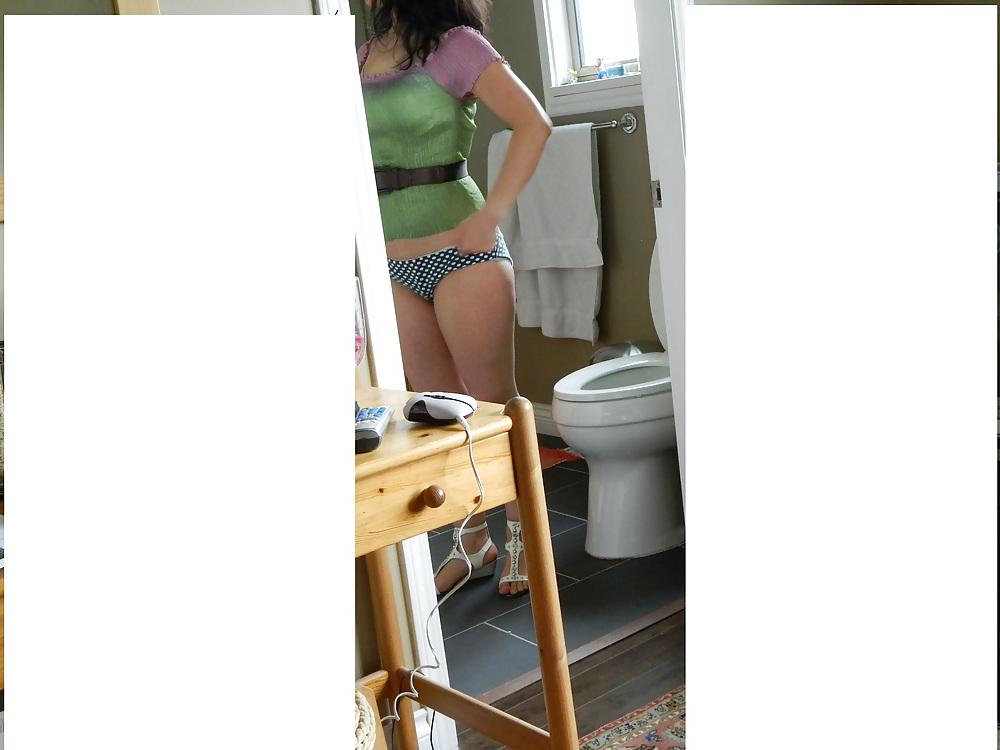 10P Wife upskirt