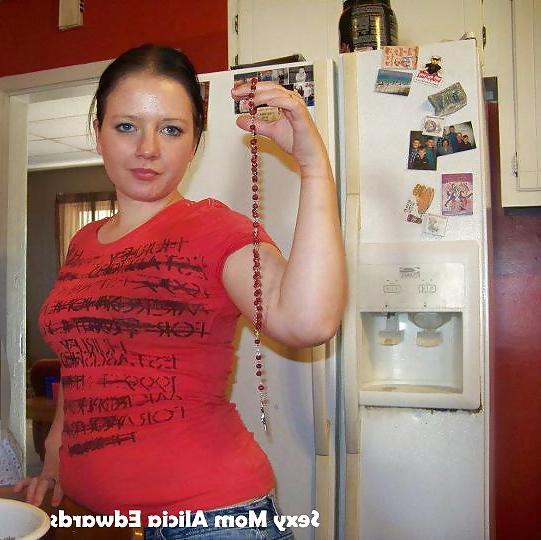 9P Sexy and Hot Mom Alicia Edwards