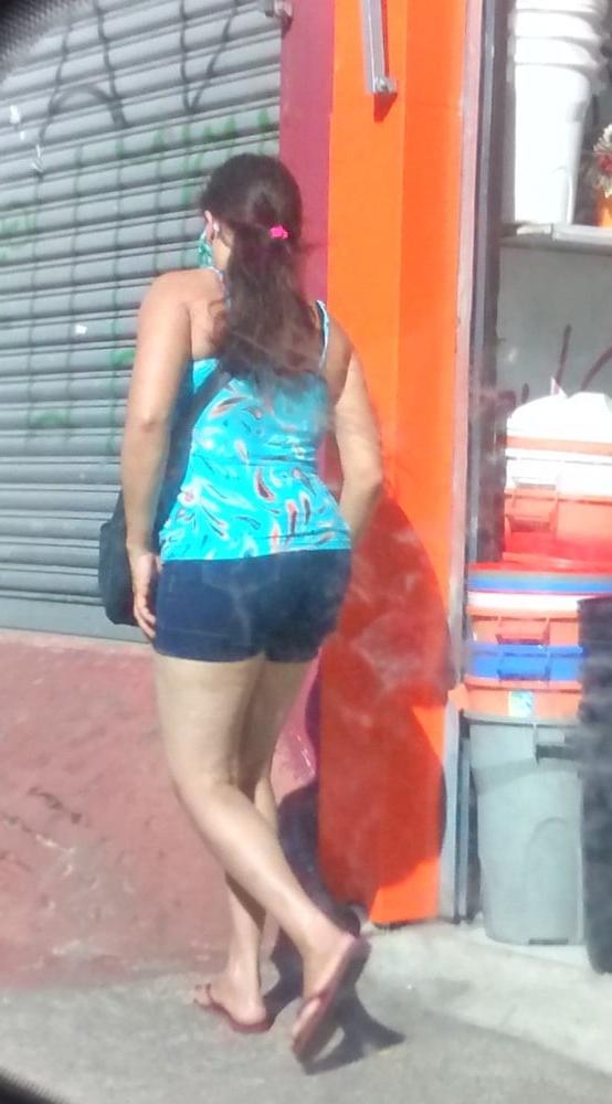 6P delicia de shorts jeens apertado