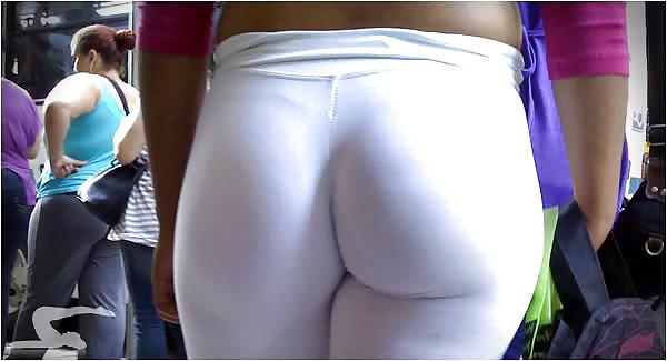 14P Gotta love yoga pants