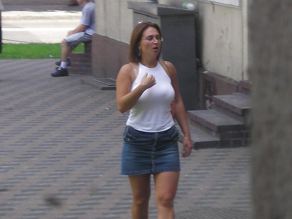 15P BUSTY CANDIDS