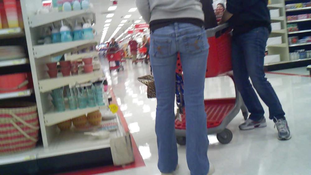 10P Candid shopping and office