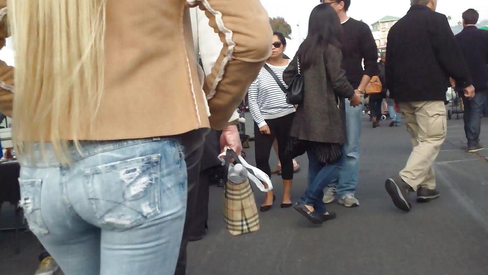 25P Teen butts & ass in jeans up close in public