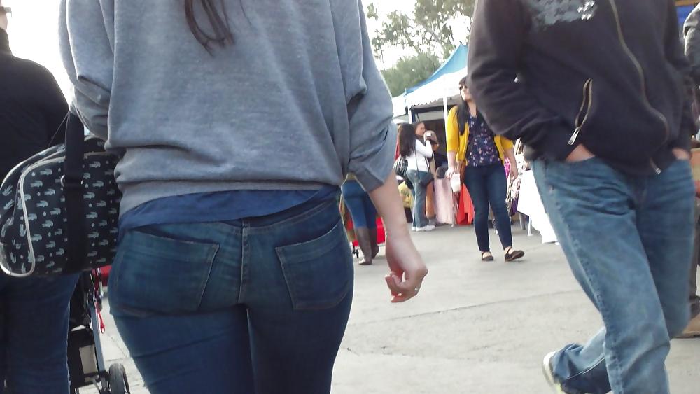 25P Teen butts & ass in jeans up close in public