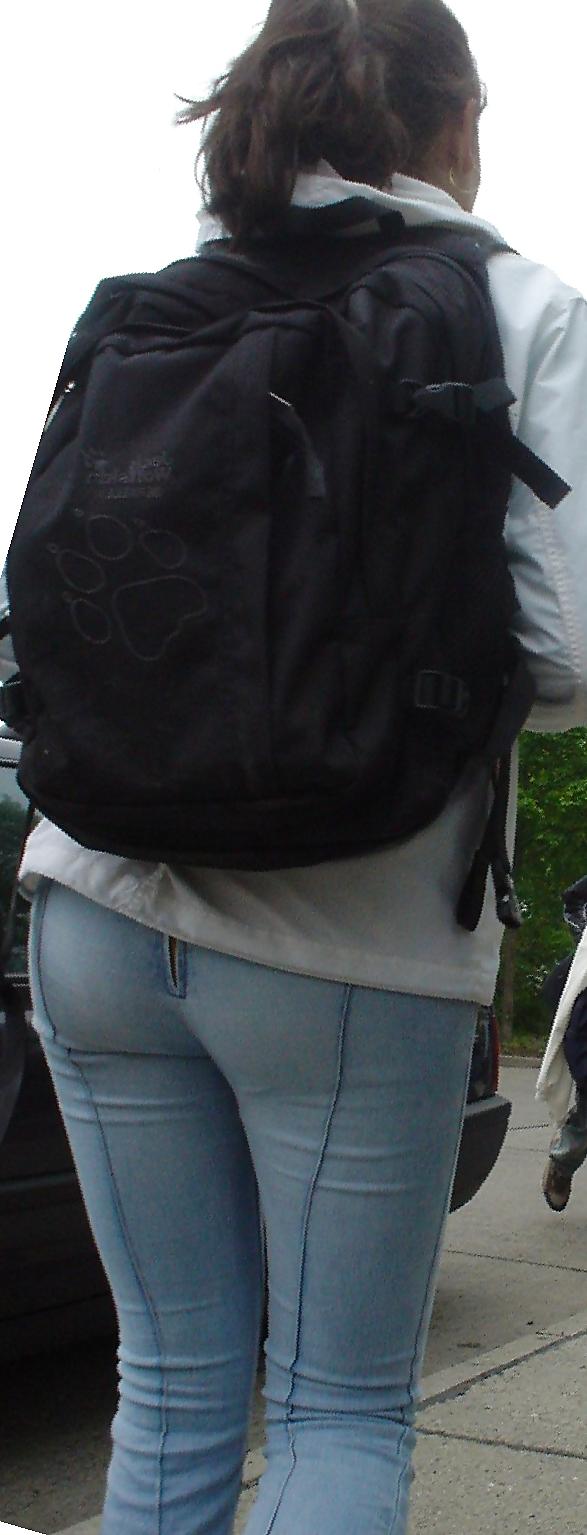 25P Classmate Maxi Superhot Slut!
