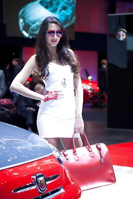 14P Motor Show Girls