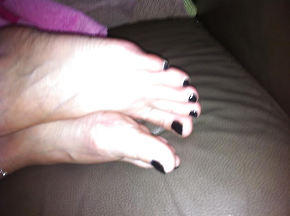 17P More pics of my girlfriends cute feet, i luv cumin over