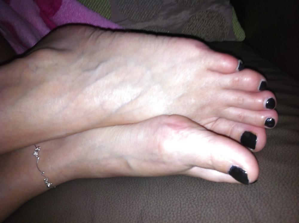 17P More pics of my girlfriends cute feet, i luv cumin over