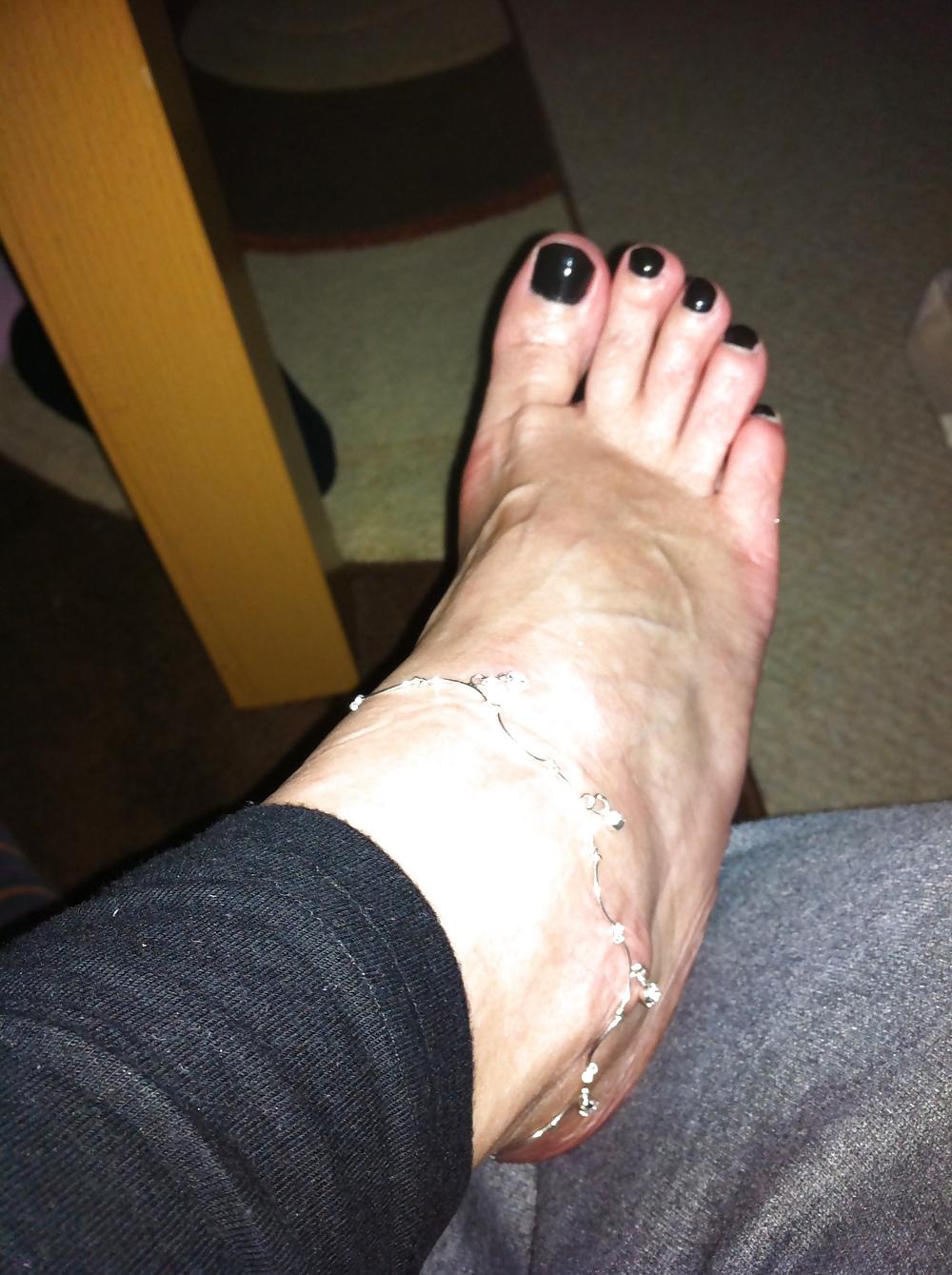 17P More pics of my girlfriends cute feet, i luv cumin over
