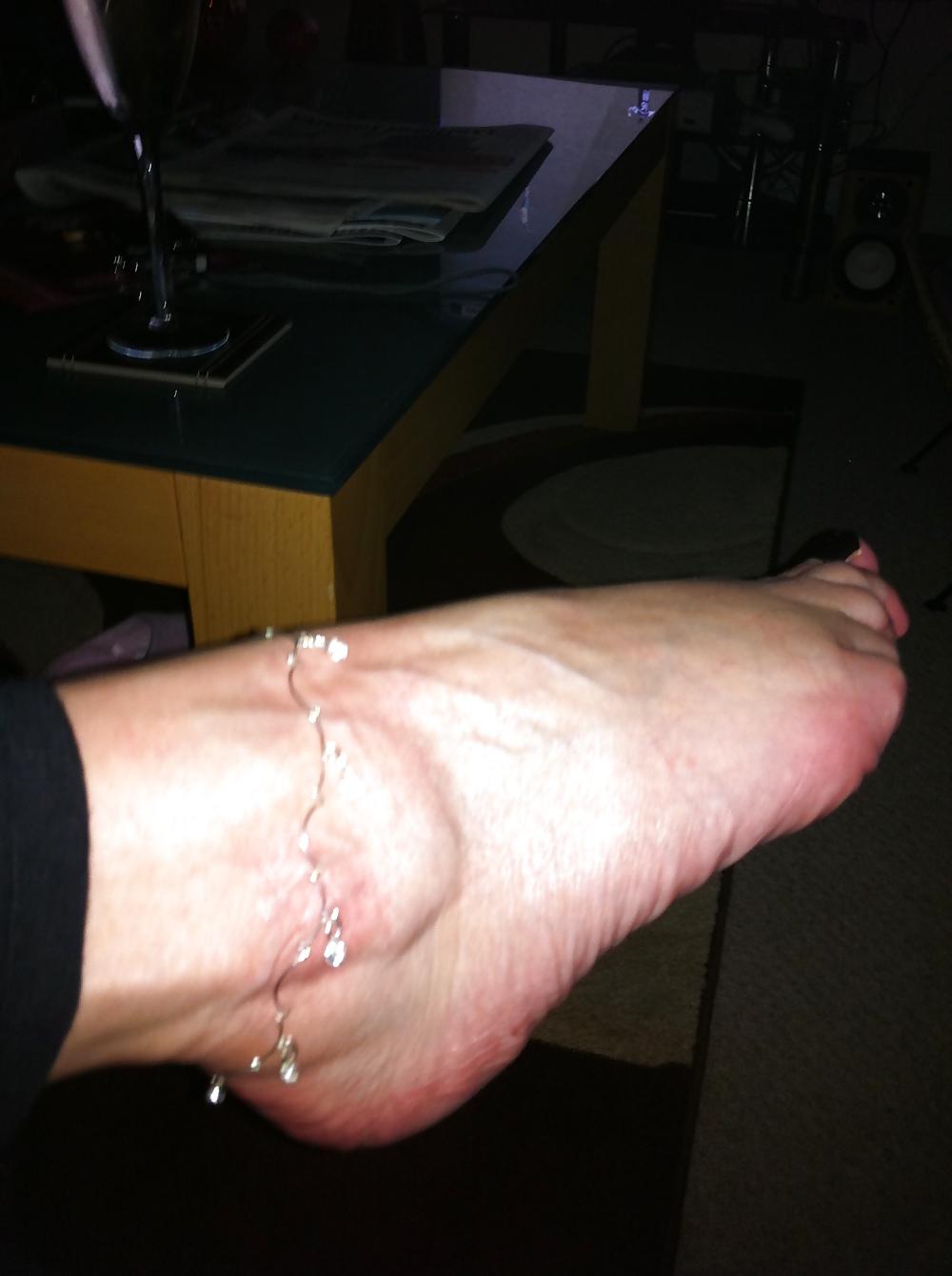17P More pics of my girlfriends cute feet, i luv cumin over