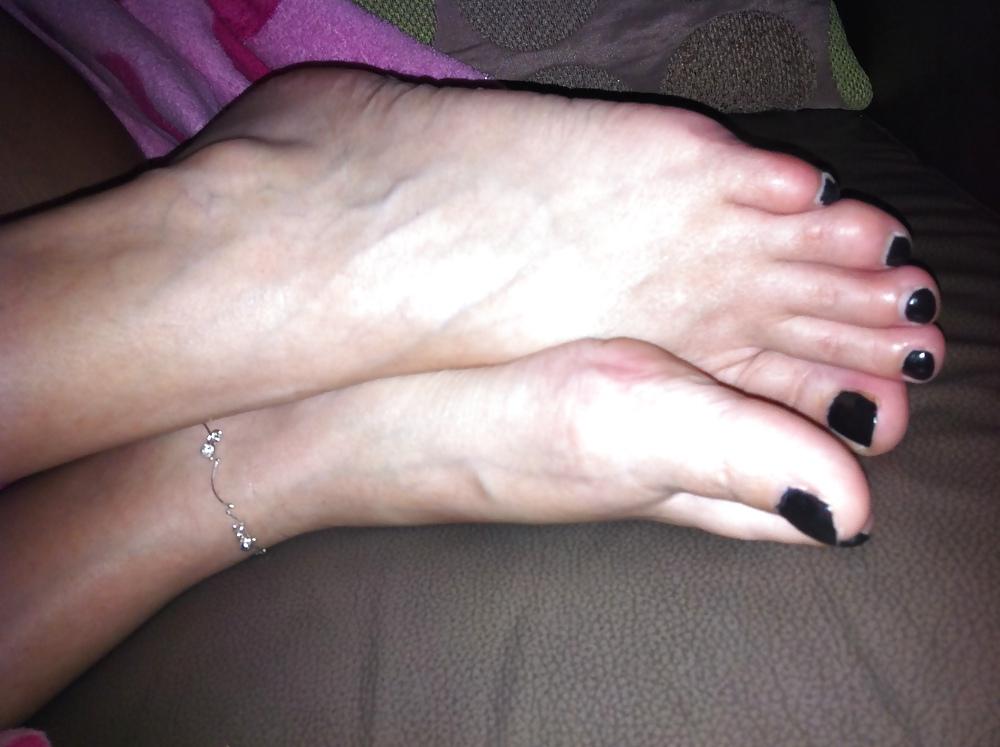 17P More pics of my girlfriends cute feet, i luv cumin over