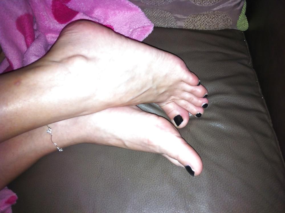 17P More pics of my girlfriends cute feet, i luv cumin over