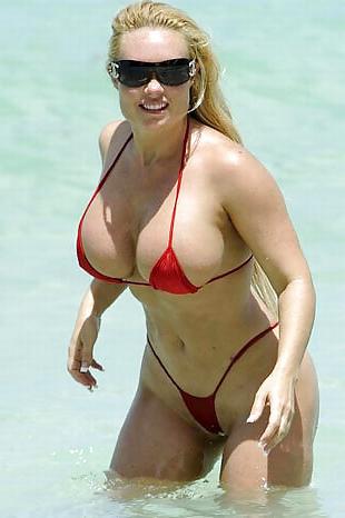25P Coco Austin Bikini Show