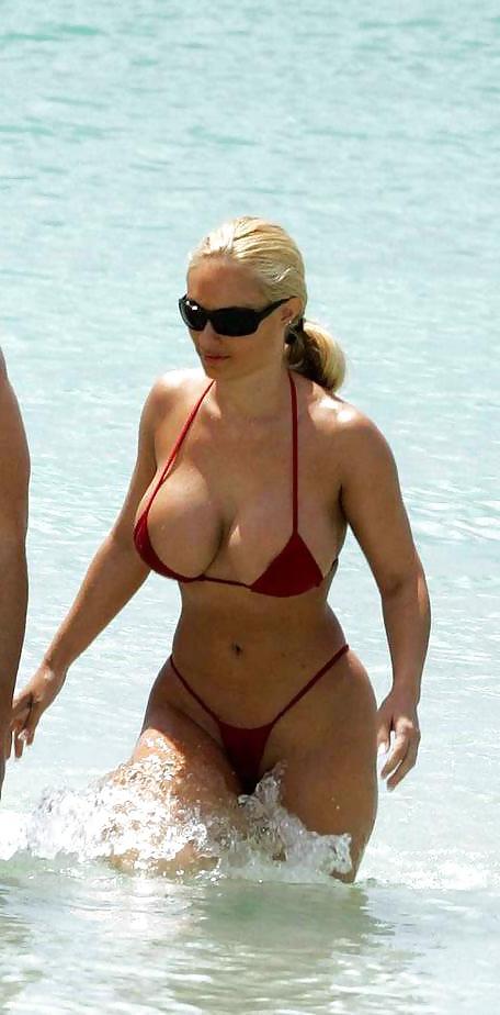 25P Coco Austin Bikini Show
