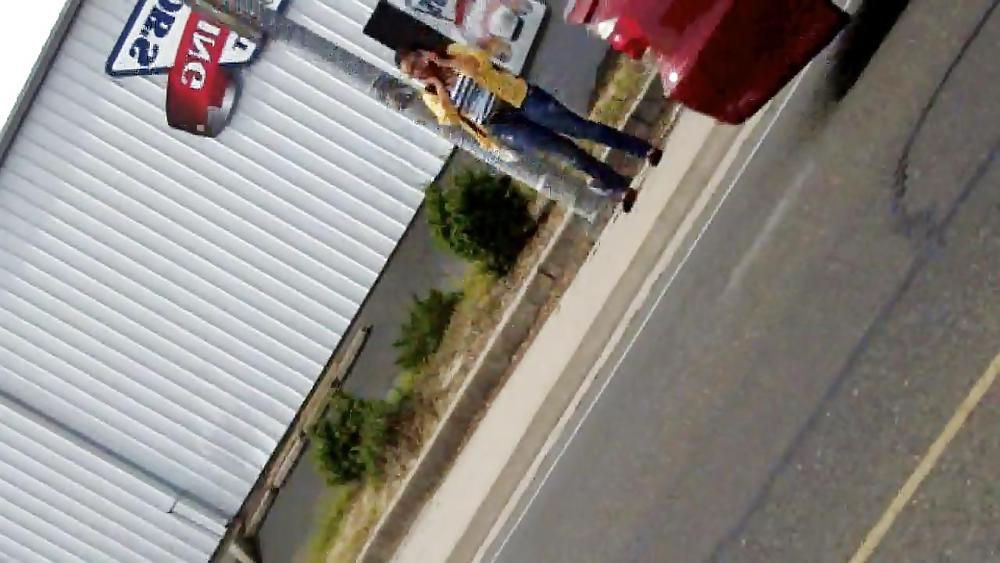 25P Hot girls in public that are unaware