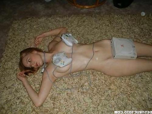 25P Girls & Video Games - by Barthi