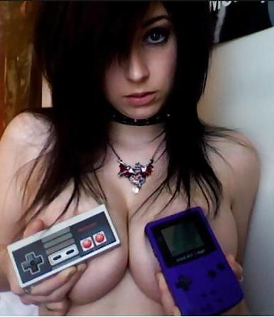 25P Girls & Video Games - by Barthi