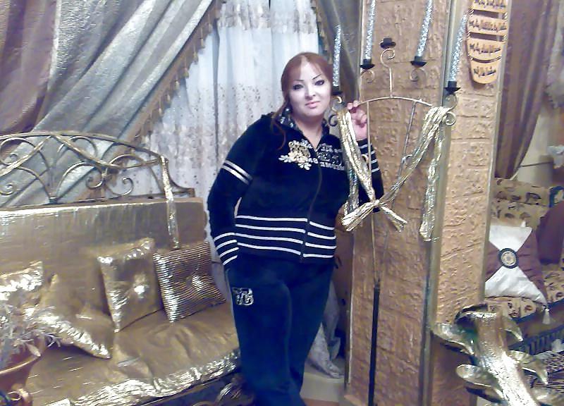 10P Arab Housewife 12