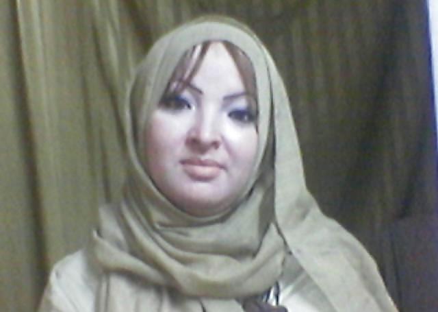 10P Arab Housewife 12