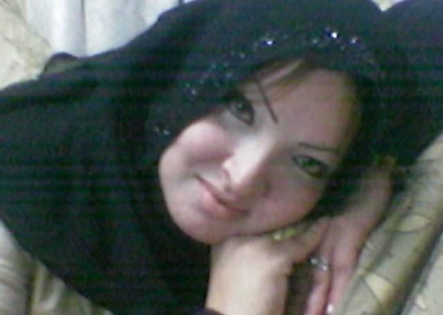 10P Arab Housewife 12