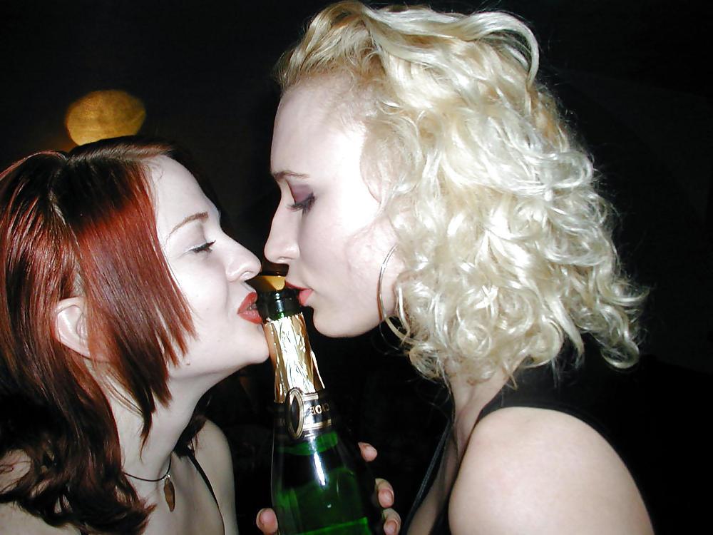 25P Middle Age Les Couple