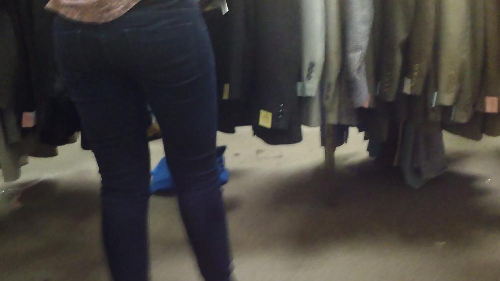 25P Horny teen ass & butts in jeans 