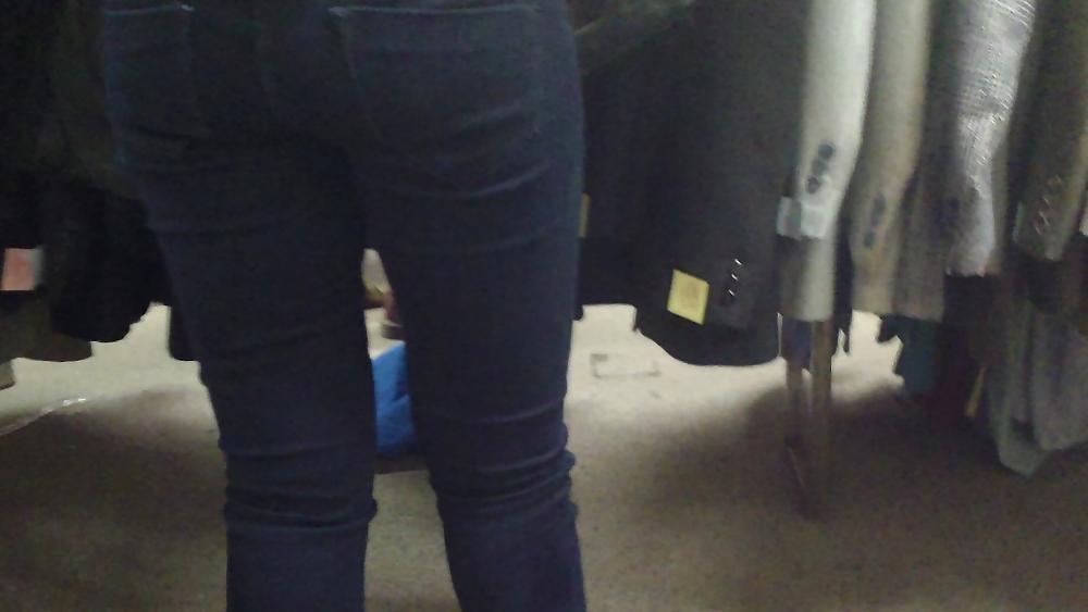 25P Horny teen ass & butts in jeans 