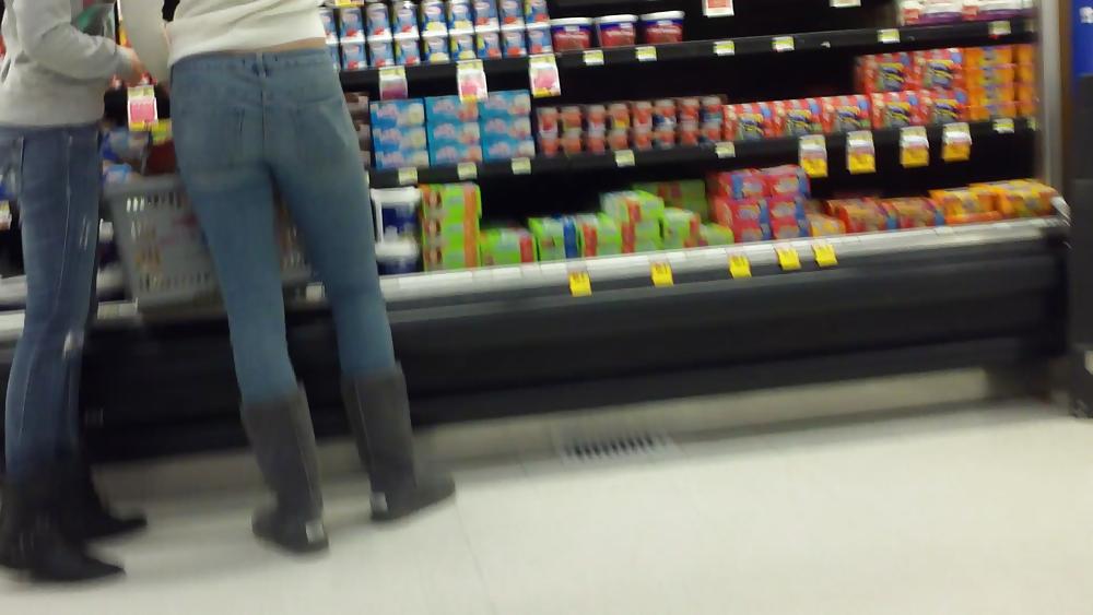 25P Horny teen ass & butts in jeans 