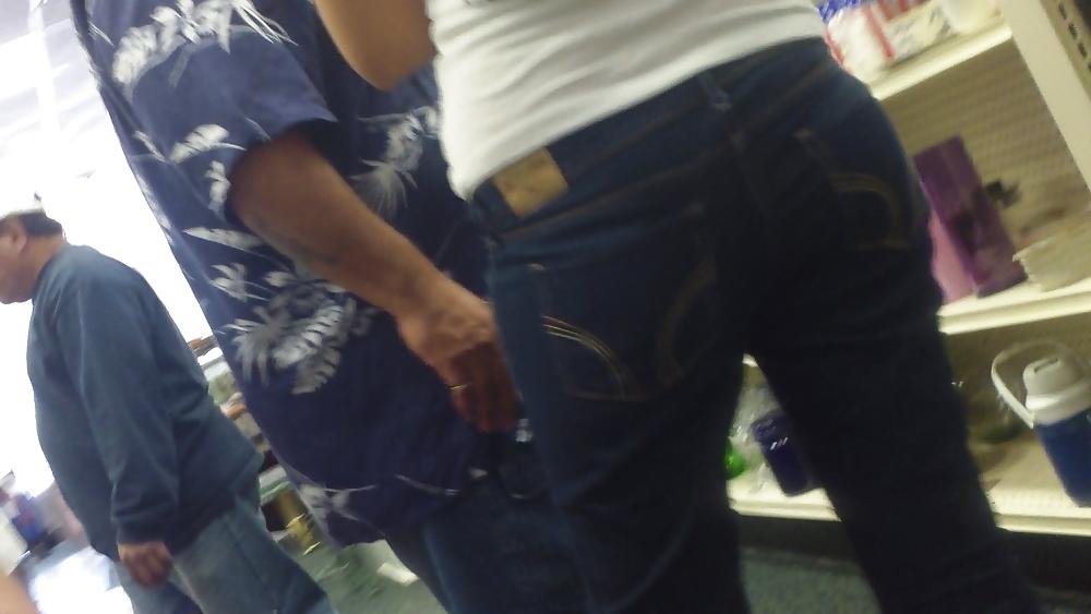25P Horny teen ass & butts in jeans 