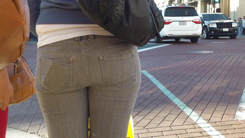 25P Horny teen ass & butts in jeans 