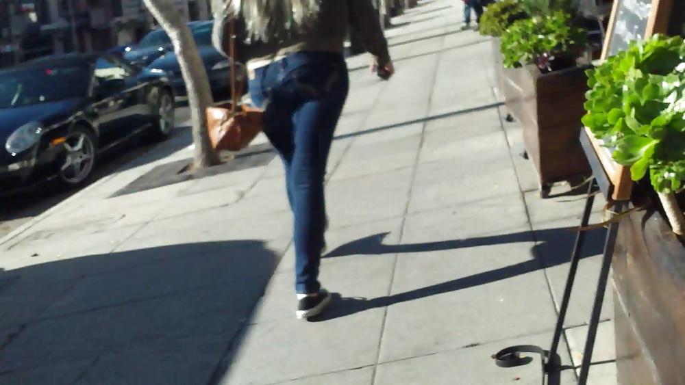 25P Nice teen ass & butts in sexy tight jeans