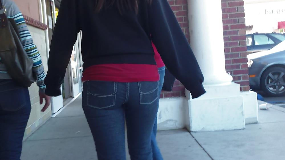 25P Nice teen ass & butts in sexy tight jeans