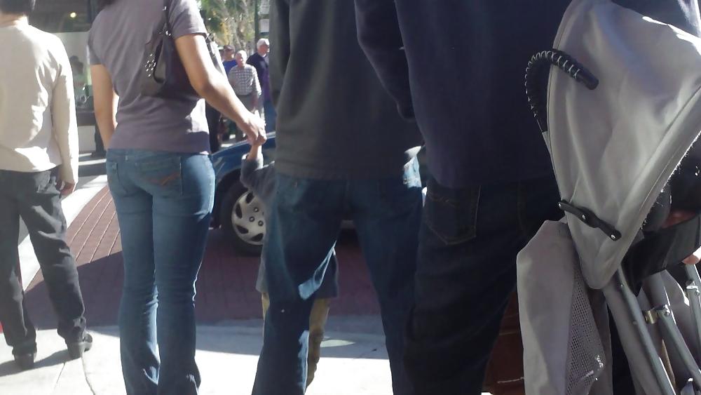 25P Nice teen ass & butts in sexy tight jeans