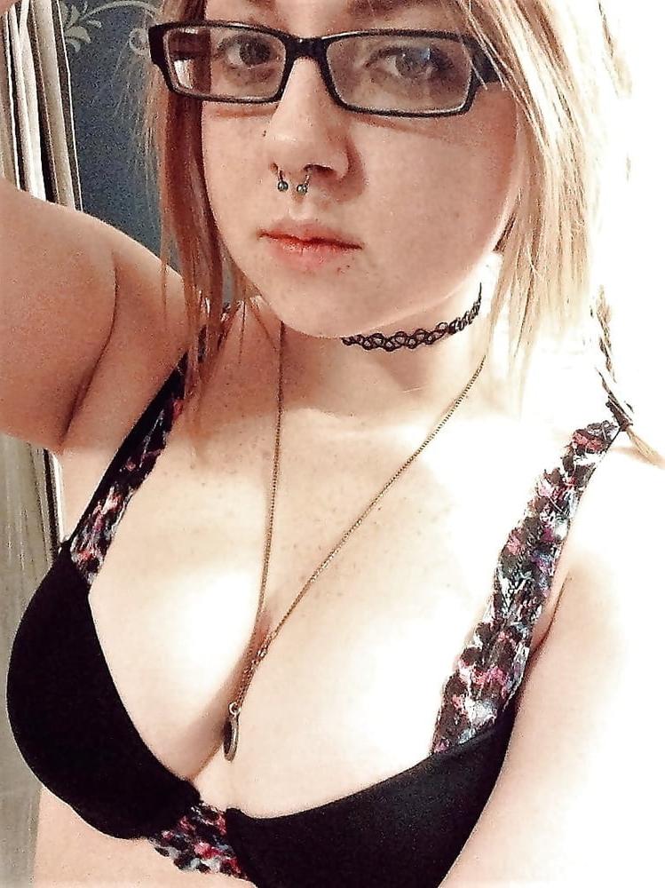 12P Amateurs In USA (025) Jade show off her body
