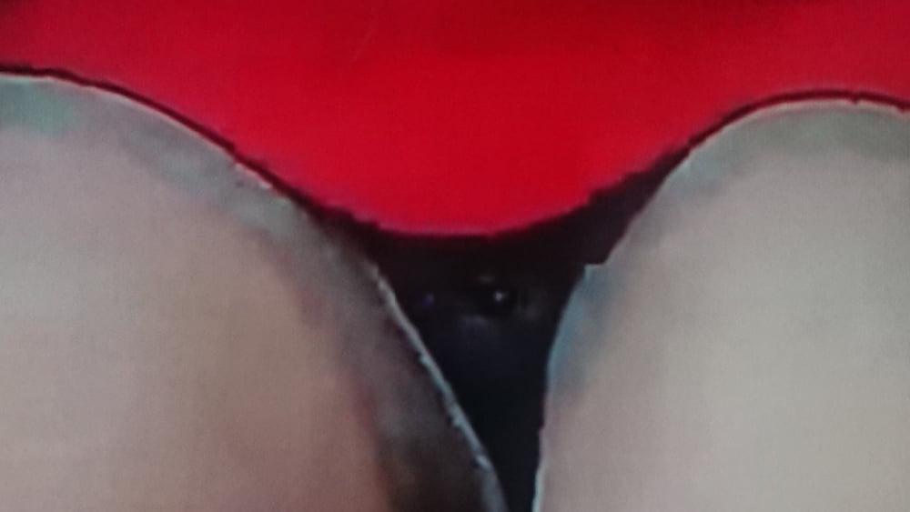 14P Fishnet stockings pantie upskirt in car. Piercing?