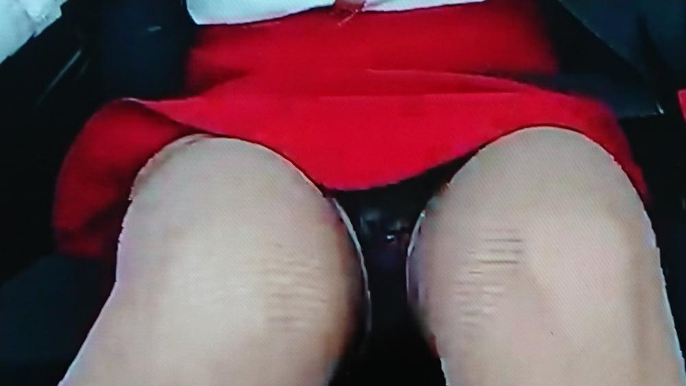 14P Fishnet stockings pantie upskirt in car. Piercing?