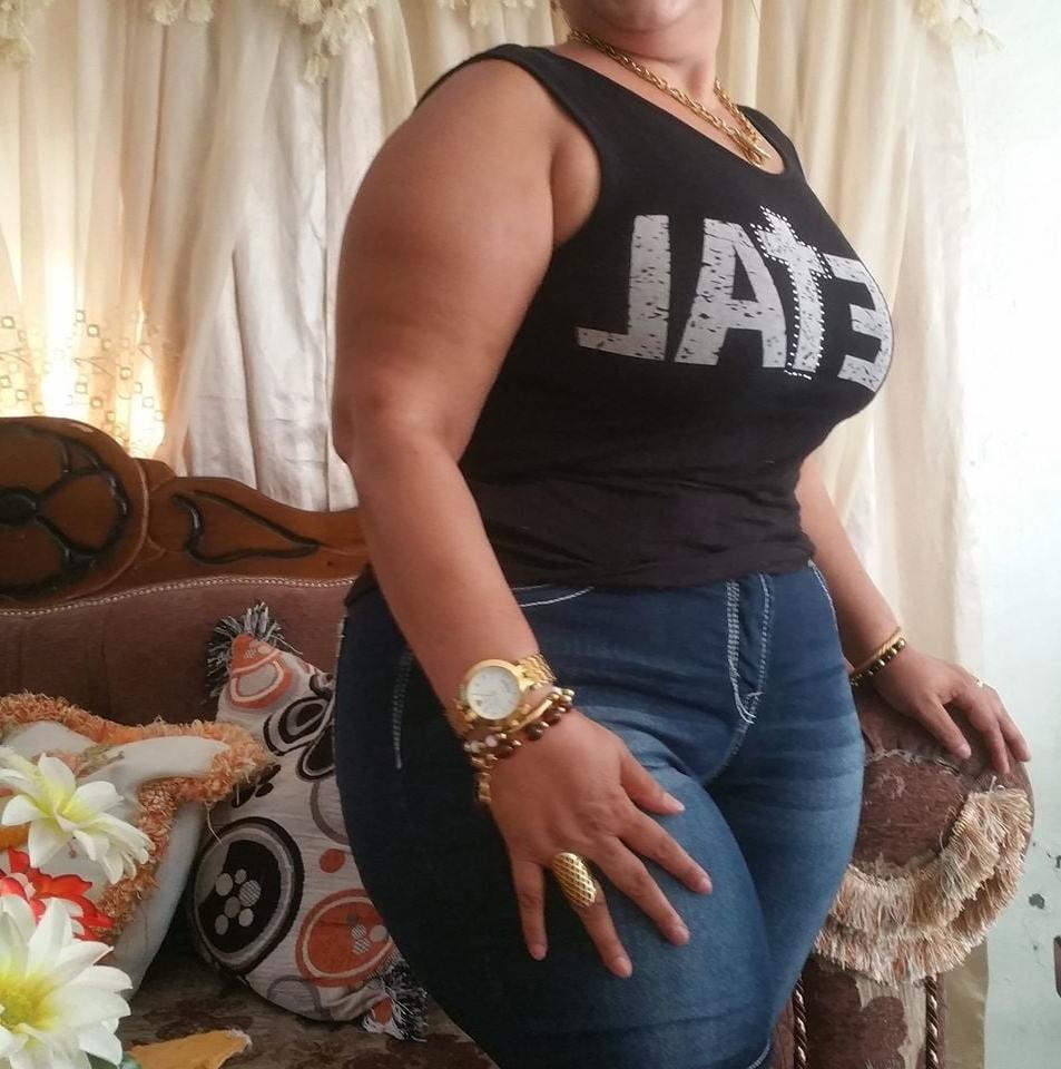 18P THICK SPANISH MARRIED MATURE HOUSEWIFE #1