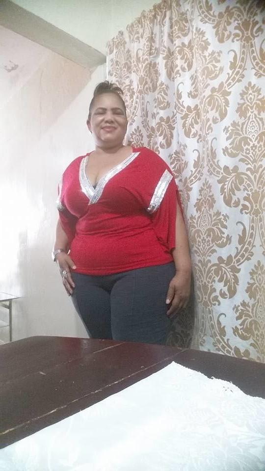 18P THICK SPANISH MARRIED MATURE HOUSEWIFE #1