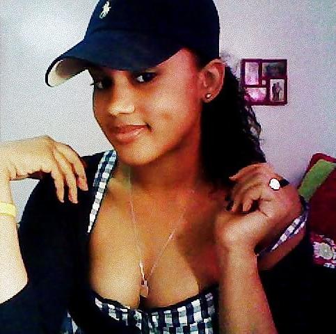 7P Fine ass Dorm Chick