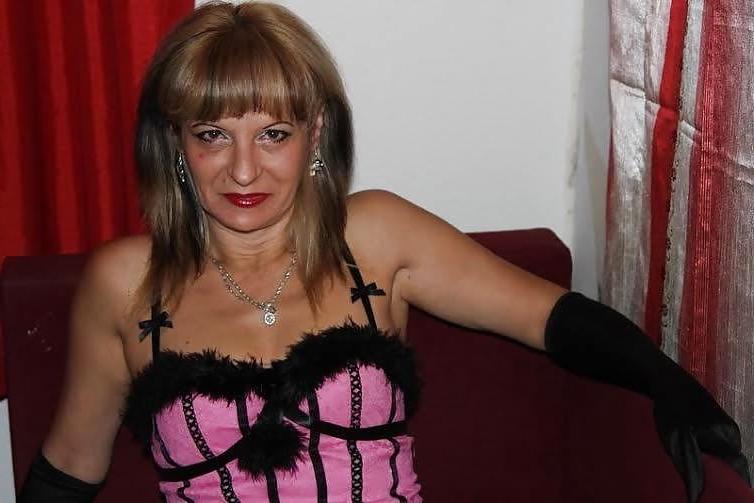 25P Hungarian hooker Adrienne