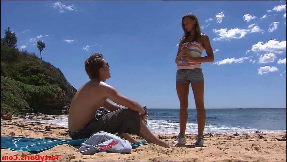 25P Sharni Vinson Super Skinny is hot!