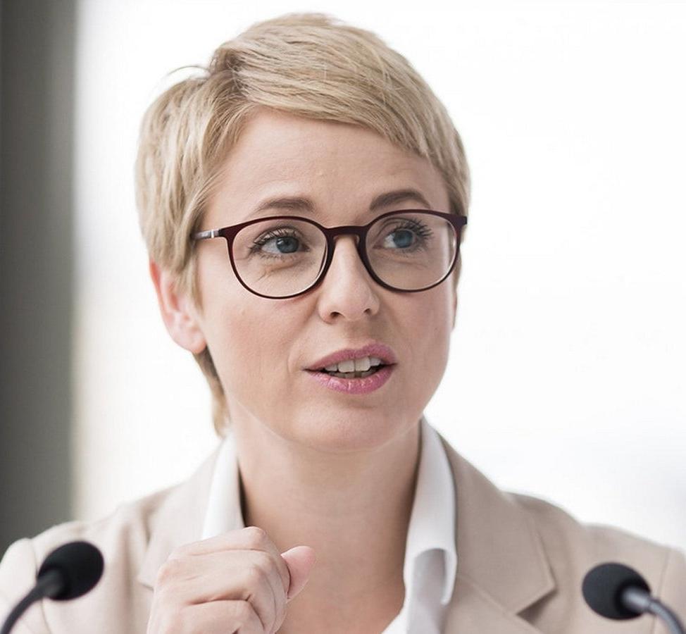 6P World's Top Fuck Face - Doris Hummer Austrian Politician