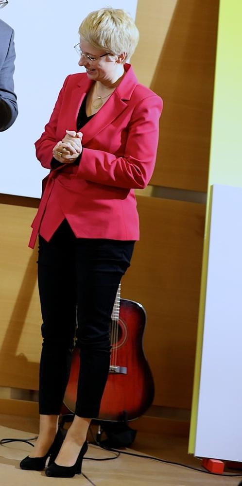25P Doris Hummer - Austrian MILF Politician in Pantyhose