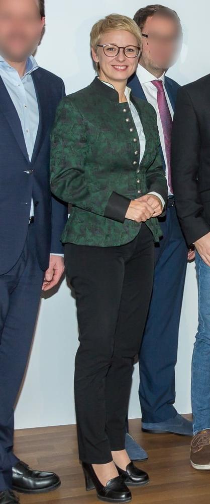25P Doris Hummer - Austrian MILF Politician in Pantyhose