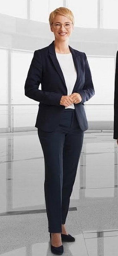 25P Doris Hummer - Austrian MILF Politician in Pantyhose