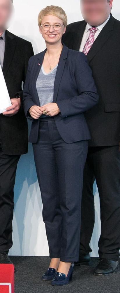 25P Doris Hummer - Austrian MILF Politician in Pantyhose