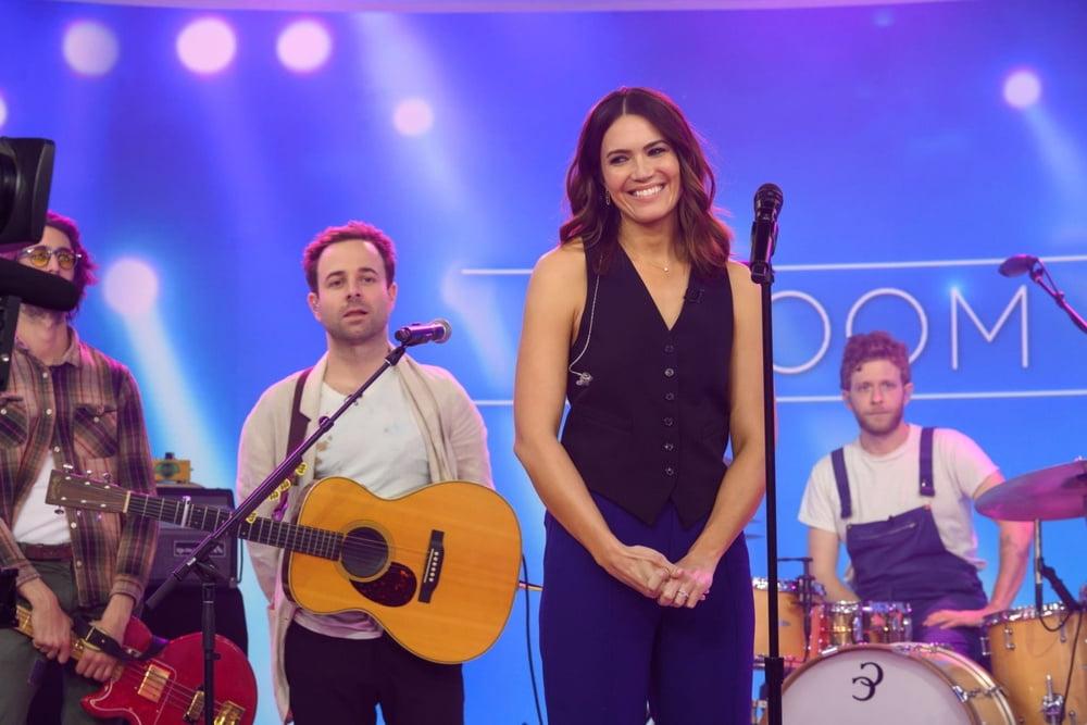 15P Mandy Moore - The Today Show (11 March 2020)