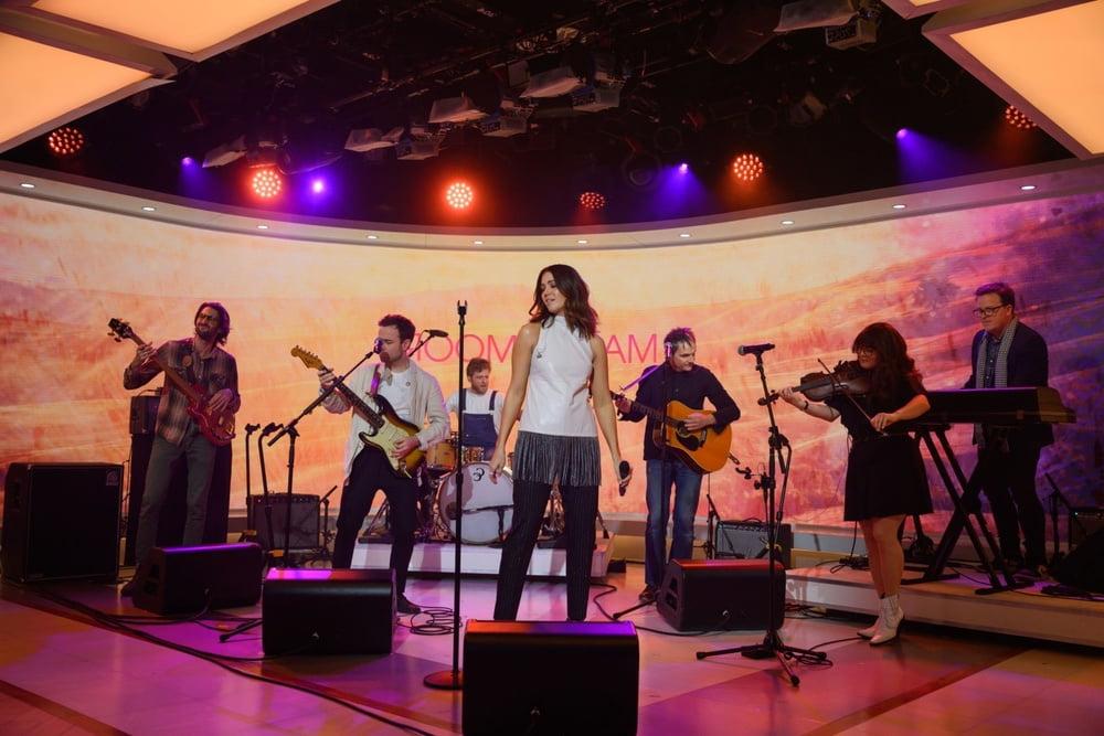 15P Mandy Moore - The Today Show (11 March 2020)